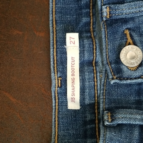 #BB - Levi's Shaping Bootcut 26.5W 27.25L - Picture 2 of 11